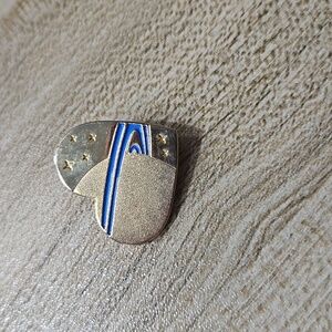 Saturn Planet Variety Heart Outer Space Lapel Pin Brooch 💫